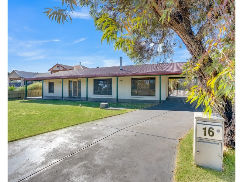 16 Stirling Avenue, Sellicks Beach SA 5174
