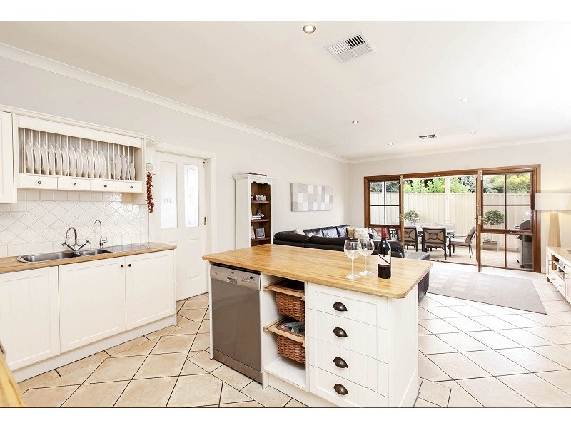 18 Seaforth Avenue, Dover Gardens SA 5048