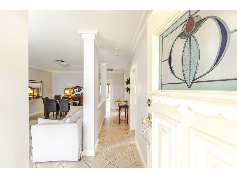 18 Seaforth Avenue, Dover Gardens SA 5048