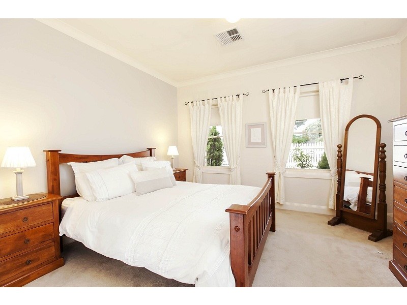 18 Seaforth Avenue, Dover Gardens SA 5048