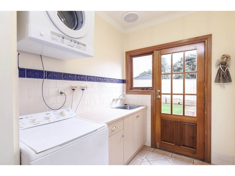 18 Seaforth Avenue, Dover Gardens SA 5048