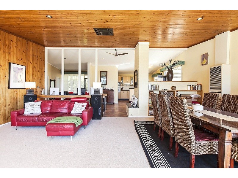 28 Barretts Road, Torrens Park SA 5062