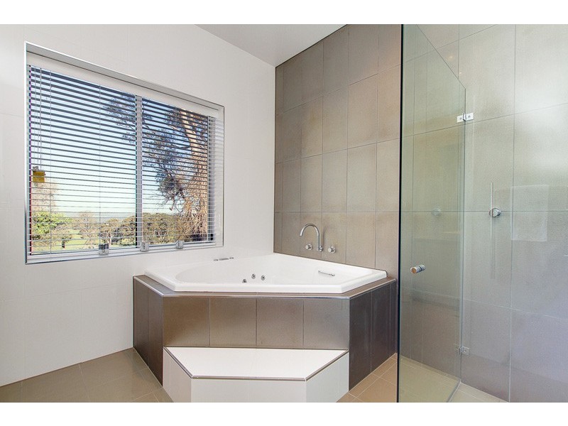 233 Piggott Range Road, Clarendon SA 5157