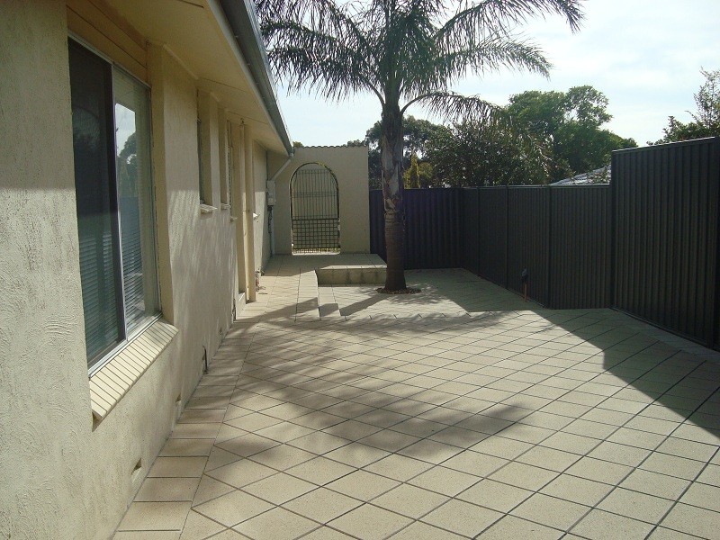 8 Gretel Crescent, Hallett Cove SA 5158