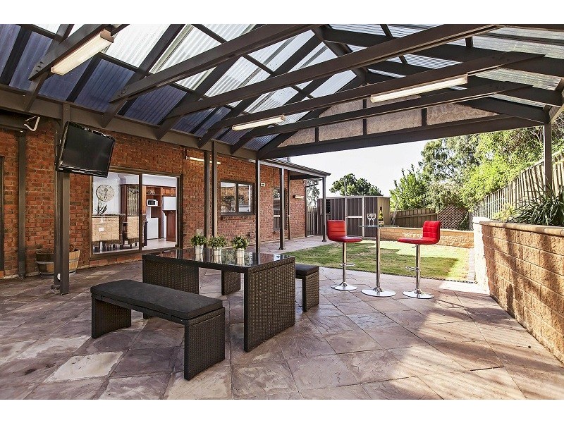 5 Grassdale Rise, Aberfoyle Park SA 5159