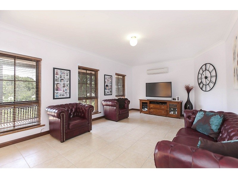 5 Grassdale Rise, Aberfoyle Park SA 5159