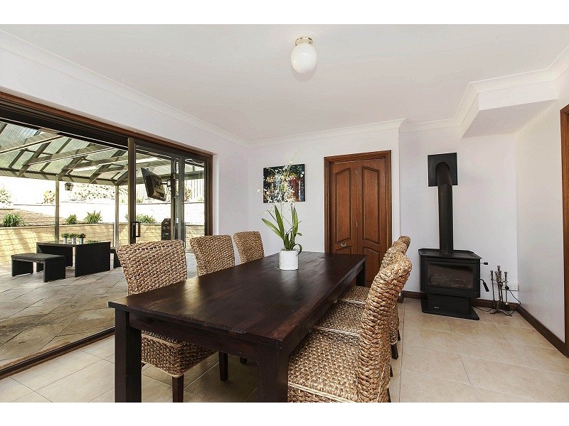 5 Grassdale Rise, Aberfoyle Park SA 5159