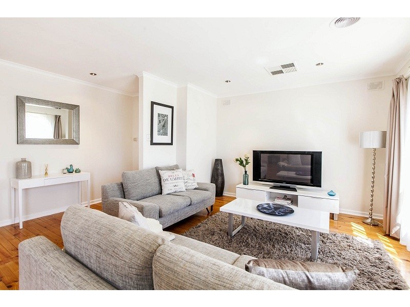 8 Gretel Crescent, Hallett Cove SA 5158