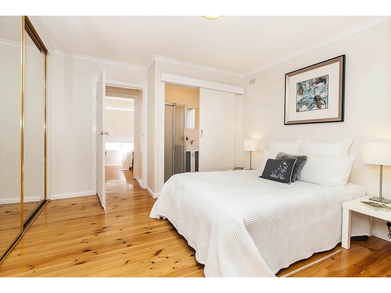 8 Gretel Crescent, Hallett Cove SA 5158