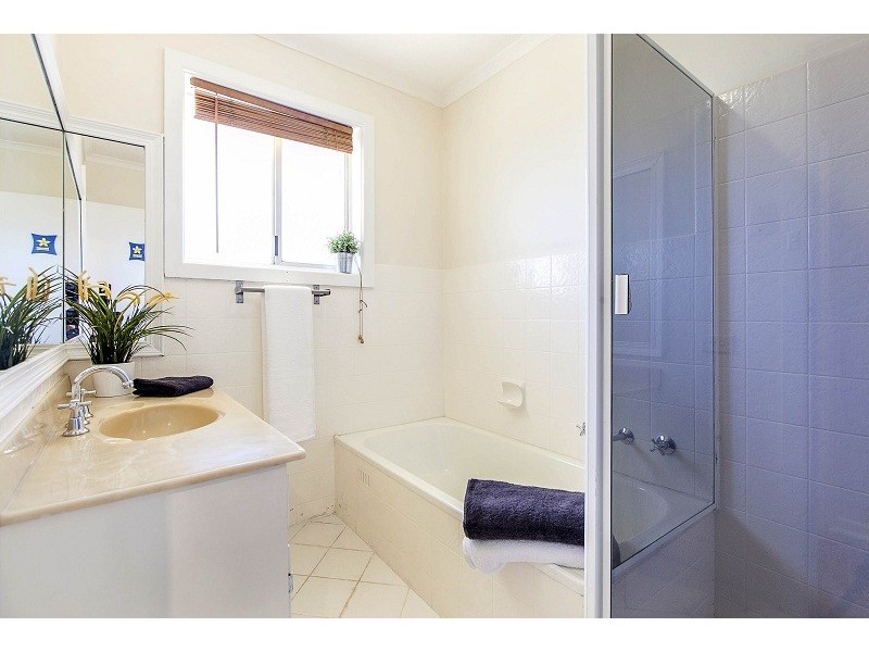 8 Gretel Crescent, Hallett Cove SA 5158