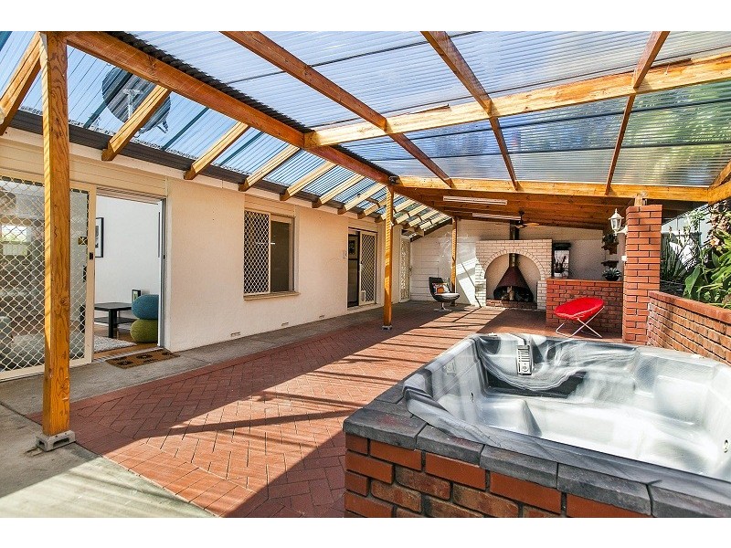 8 Gretel Crescent, Hallett Cove SA 5158