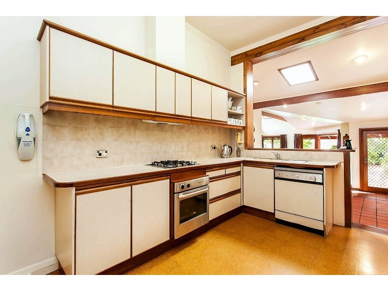 22 Hill Avenue, Cumberland Park SA 5041