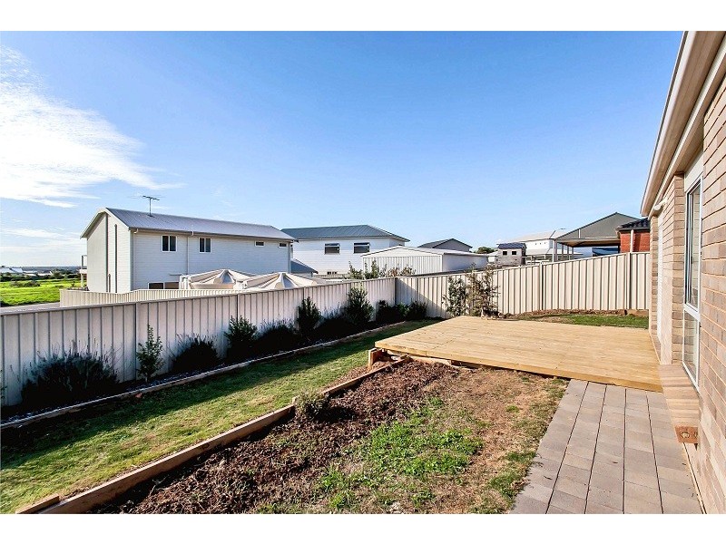 6 Caronia Cove, Sellicks Beach SA 5174