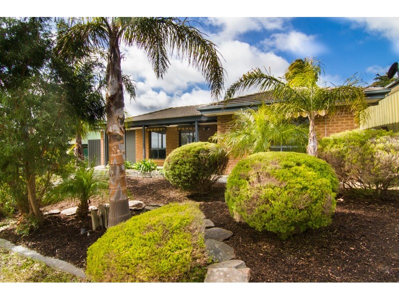 5 Esther Avenue, Woodcroft SA 5162