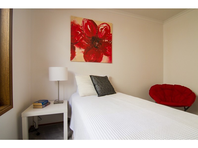 5 Esther Avenue, Woodcroft SA 5162