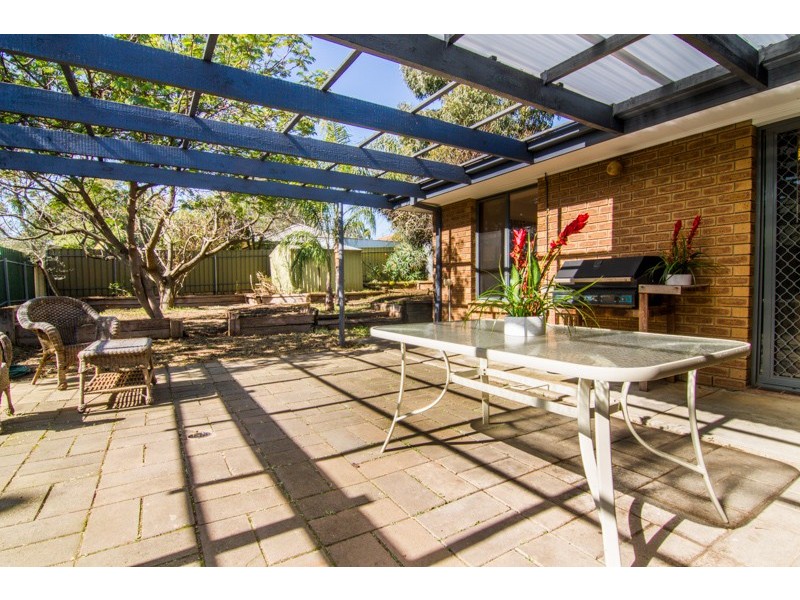 5 Esther Avenue, Woodcroft SA 5162