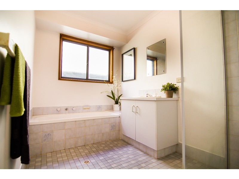 5 Esther Avenue, Woodcroft SA 5162