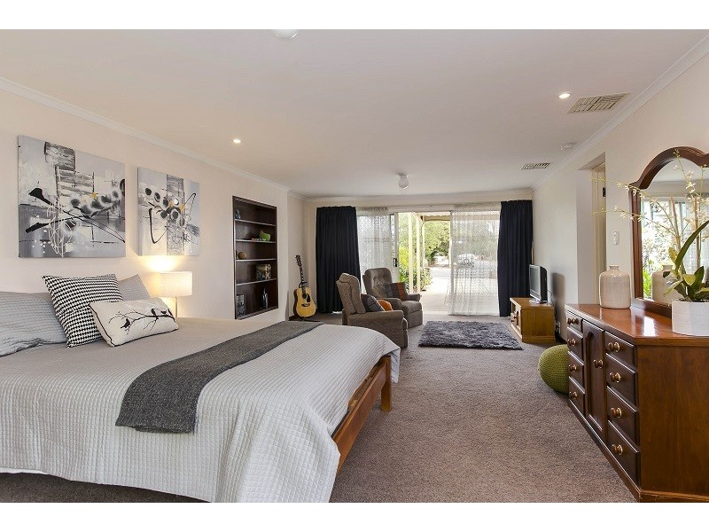 11 Read Street, North Brighton SA 5048