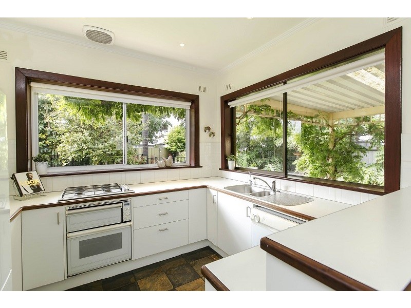 11 Read Street, North Brighton SA 5048