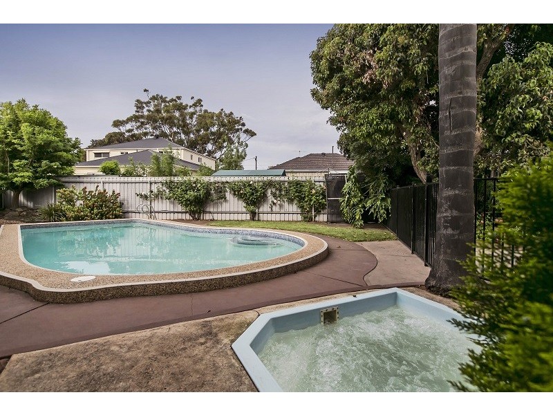 11 Read Street, North Brighton SA 5048