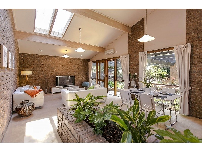 1 Willunga Close, Eden Hills SA 5050