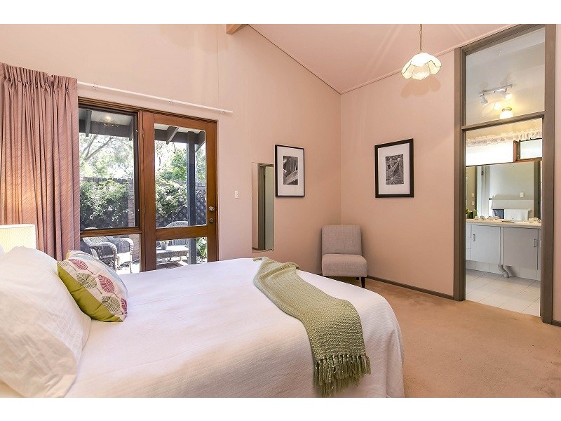 1 Willunga Close, Eden Hills SA 5050