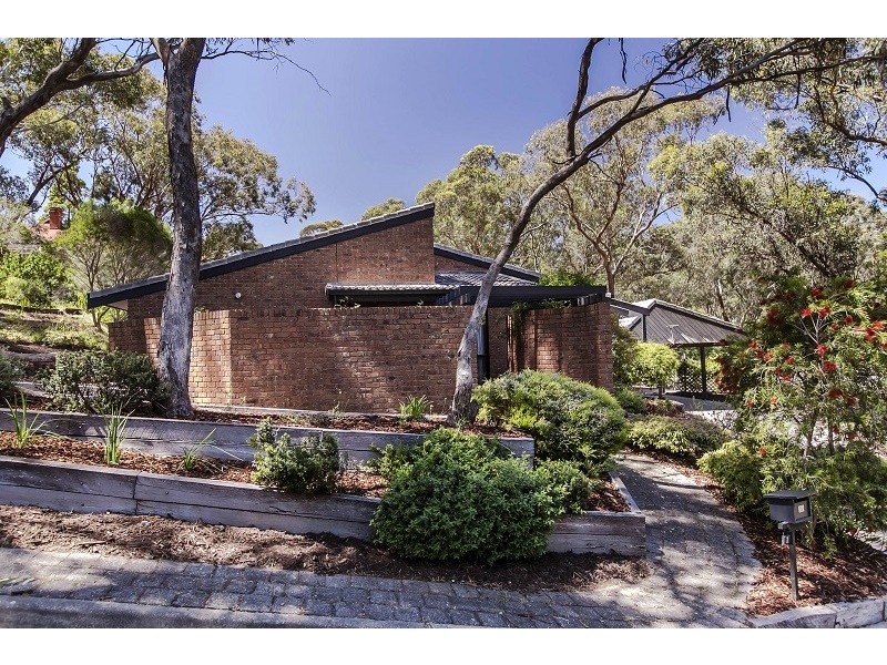 1 Willunga Close, Eden Hills SA 5050