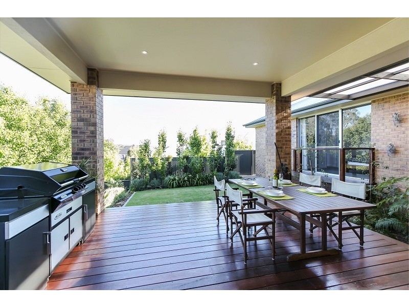 4 Brookman Crescent, Craigburn Farm SA 5051
