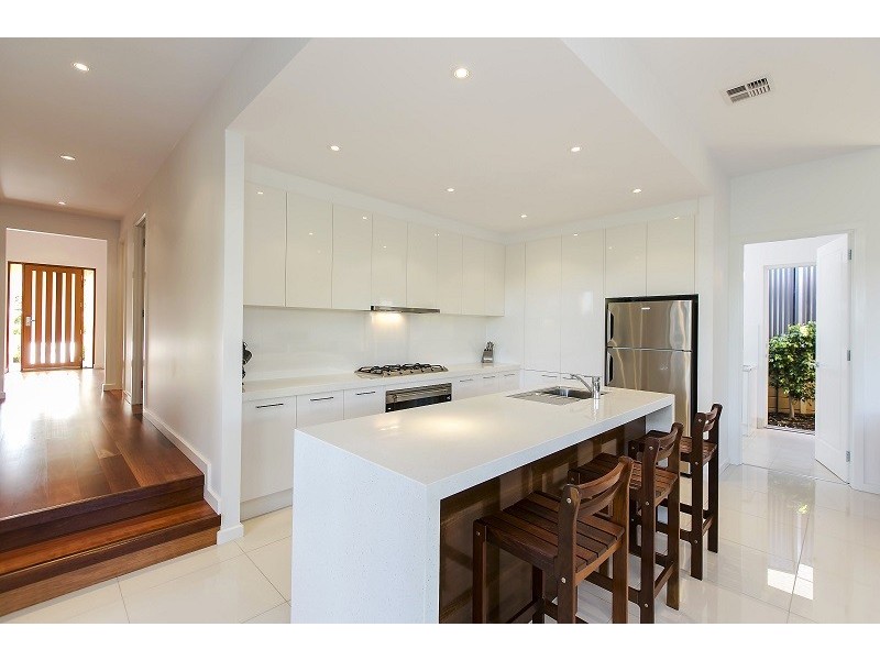 4 Brookman Crescent, Craigburn Farm SA 5051