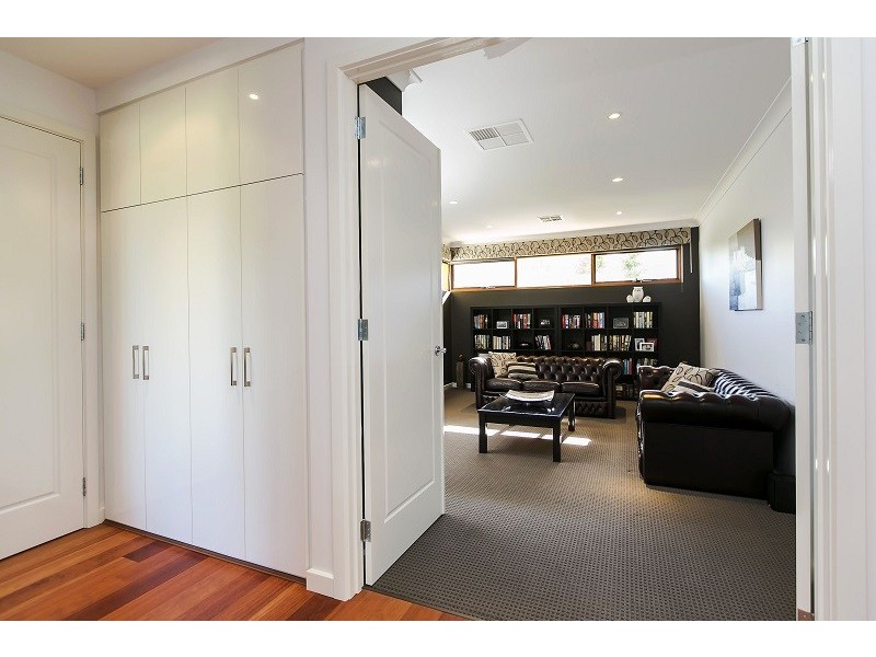 4 Brookman Crescent, Craigburn Farm SA 5051