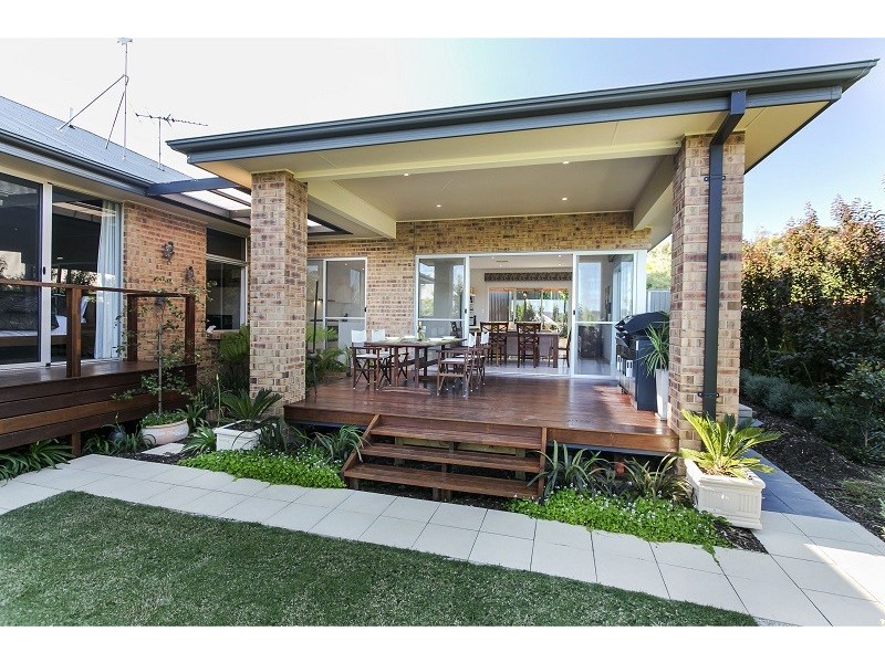 4 Brookman Crescent, Craigburn Farm SA 5051