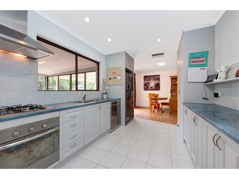 100 Fairlie Drive, Flagstaff Hill SA 5159