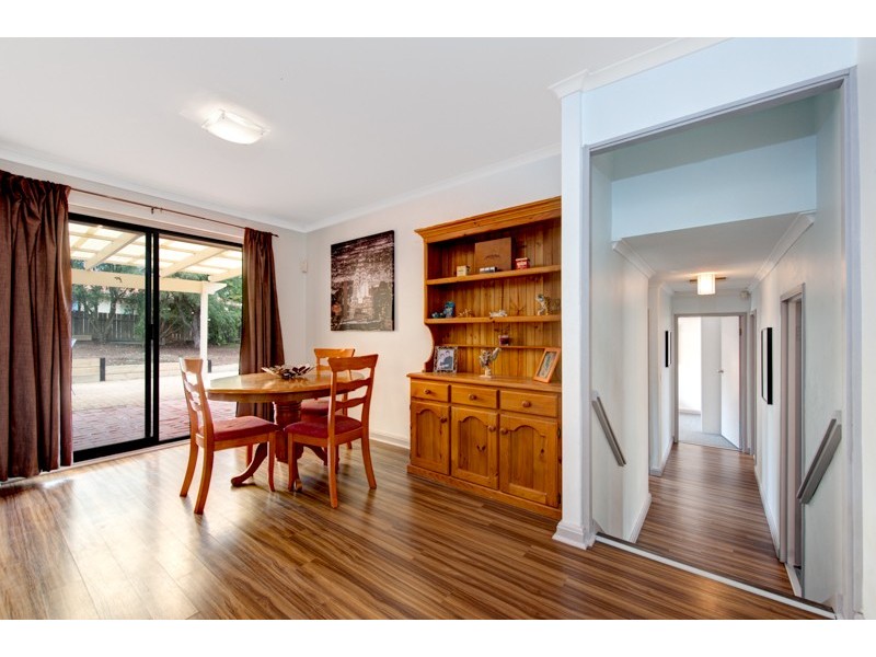 100 Fairlie Drive, Flagstaff Hill SA 5159