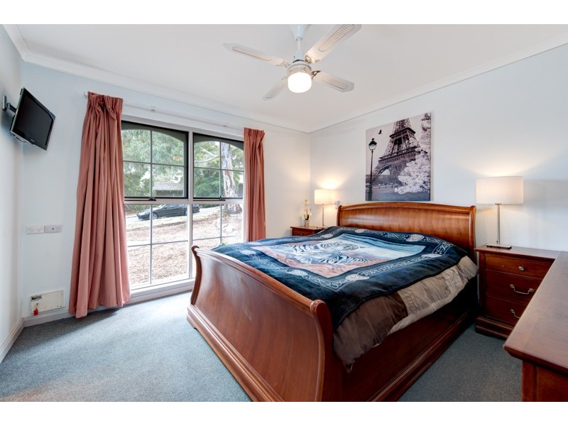 100 Fairlie Drive, Flagstaff Hill SA 5159