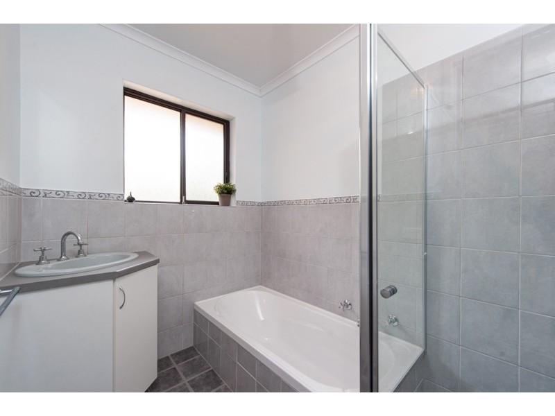 100 Fairlie Drive, Flagstaff Hill SA 5159