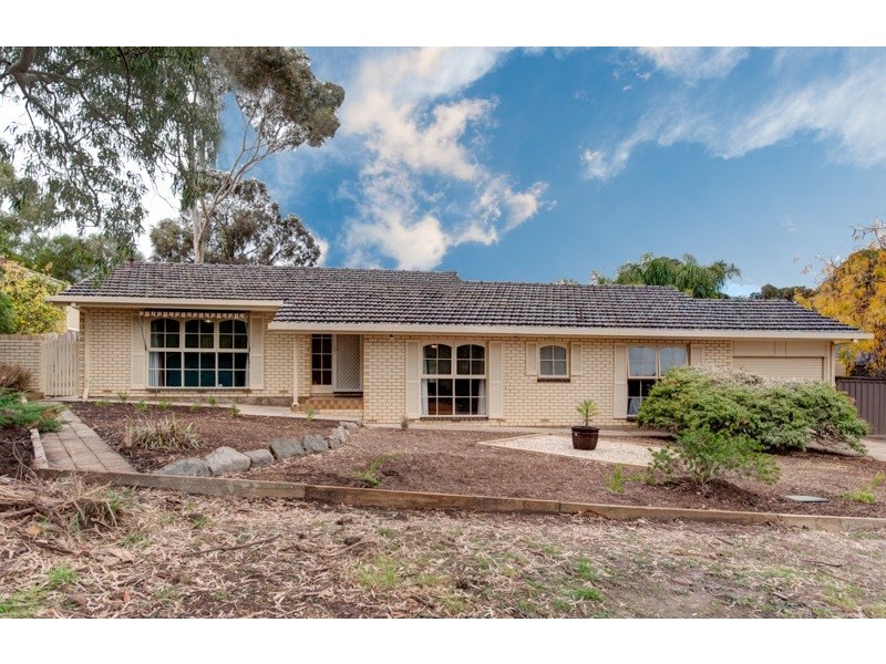 100 Fairlie Drive, Flagstaff Hill SA 5159