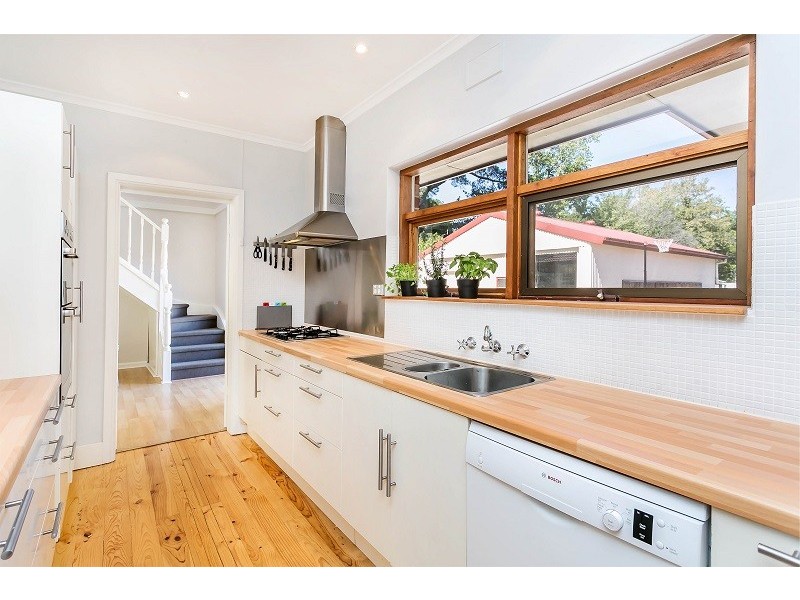 2 Fairview Road, Crafers SA 5152