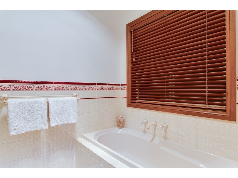 4 Coast View Court, Chandlers Hill SA 5159