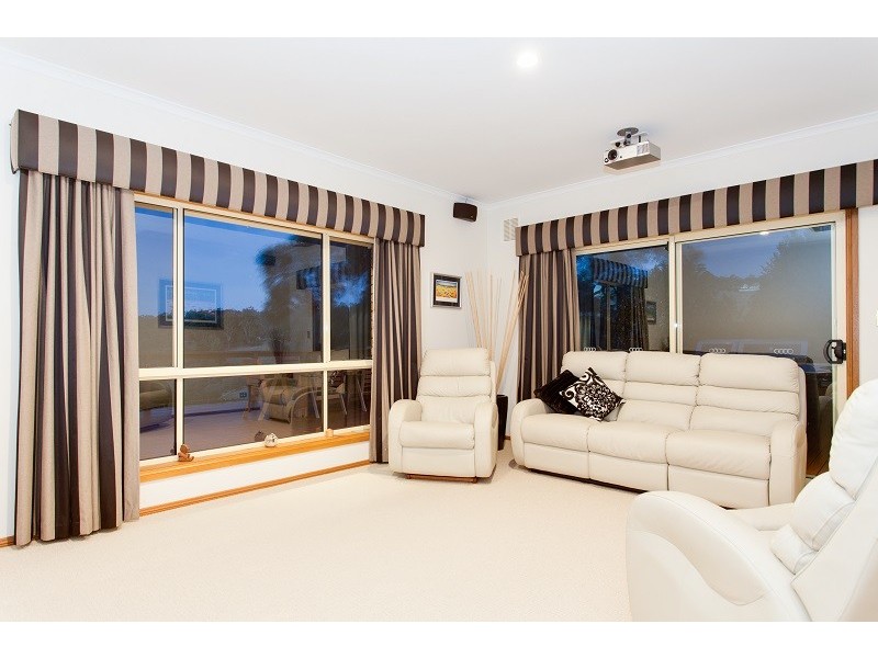 4 Coast View Court, Chandlers Hill SA 5159