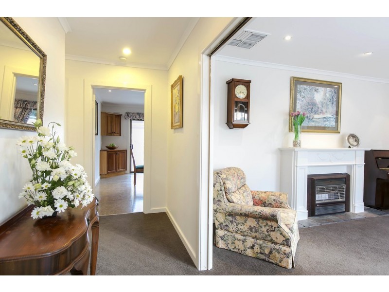 1 Banksia Crescent, Belair SA 5052
