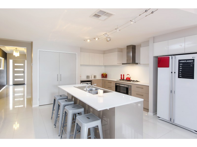 28 Brookman Crescent, Craigburn Farm SA 5051