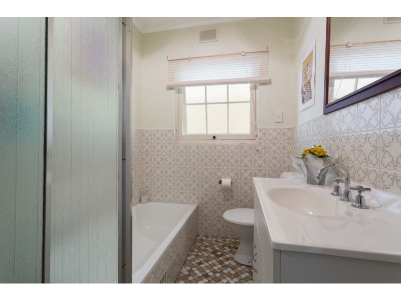 3/4 Arnold Street, Kingswood SA 5062