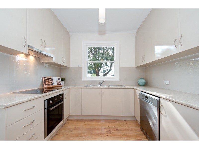 8 Marleycombe Road, Elizabeth Vale SA 5112