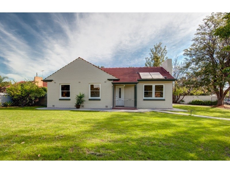 8 Marleycombe Road, Elizabeth Vale SA 5112