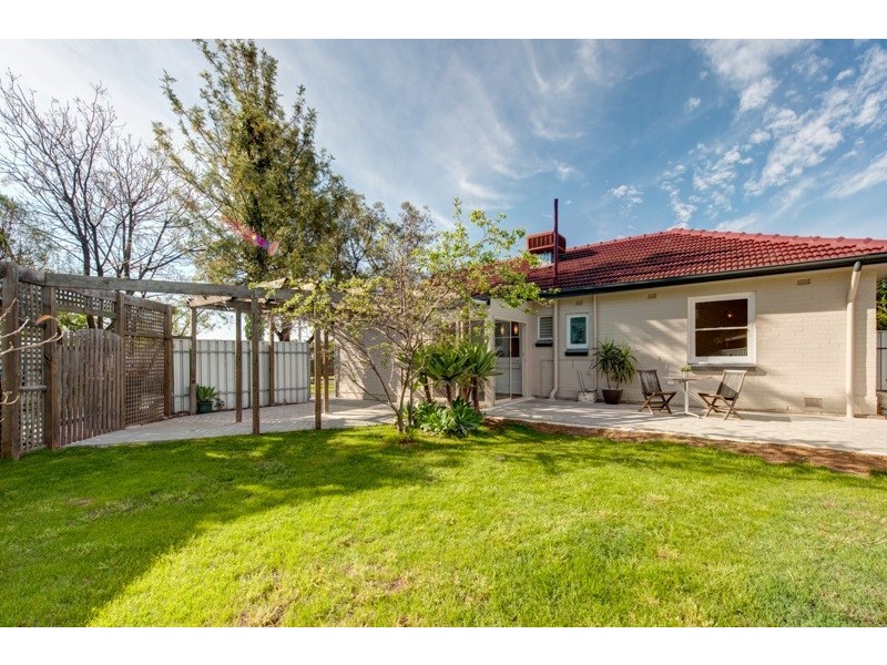 8 Marleycombe Road, Elizabeth Vale SA 5112