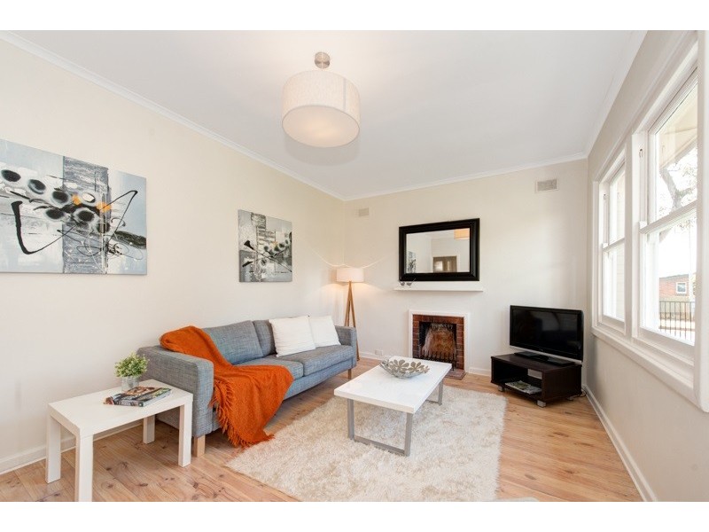 8 Marleycombe Road, Elizabeth Vale SA 5112