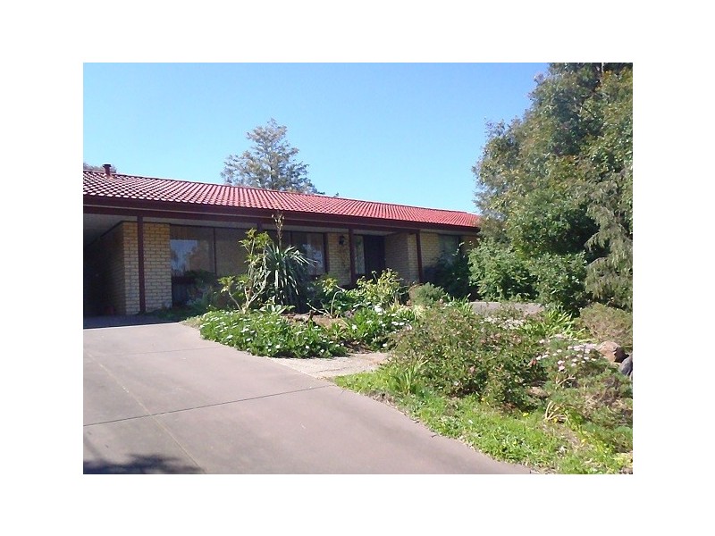 21 Hamilton Crescent, Aberfoyle Park SA 5159