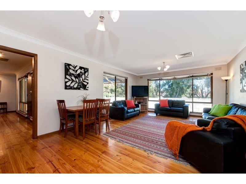 340 Wright Road, Para Vista SA 5093