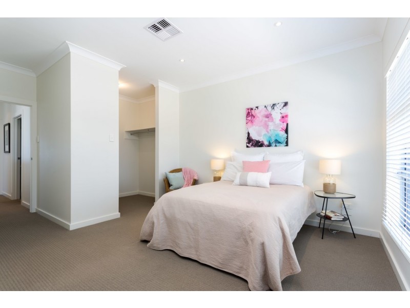 7 Myrtle Grove, Clovelly Park SA 5042