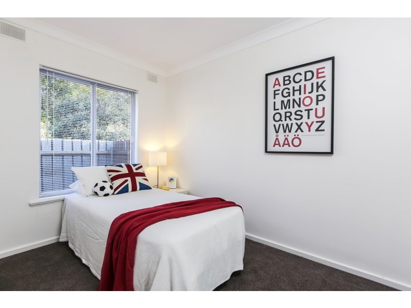 2/17 Richard Avenue, Mitchell Park SA 5043
